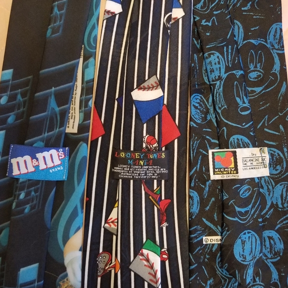 Lot of 3 vintage fun ties Looney Toons, Disney M&M - Picture 5 of 8